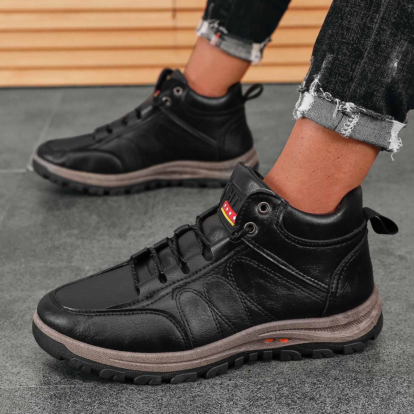 Najwyższej jakości obuwie ortopedyczne flemat® | Ergonomiczna konstrukcja zapewniająca ulgę w bólu i wygodę noszenia bez uczucia zmęczenia.